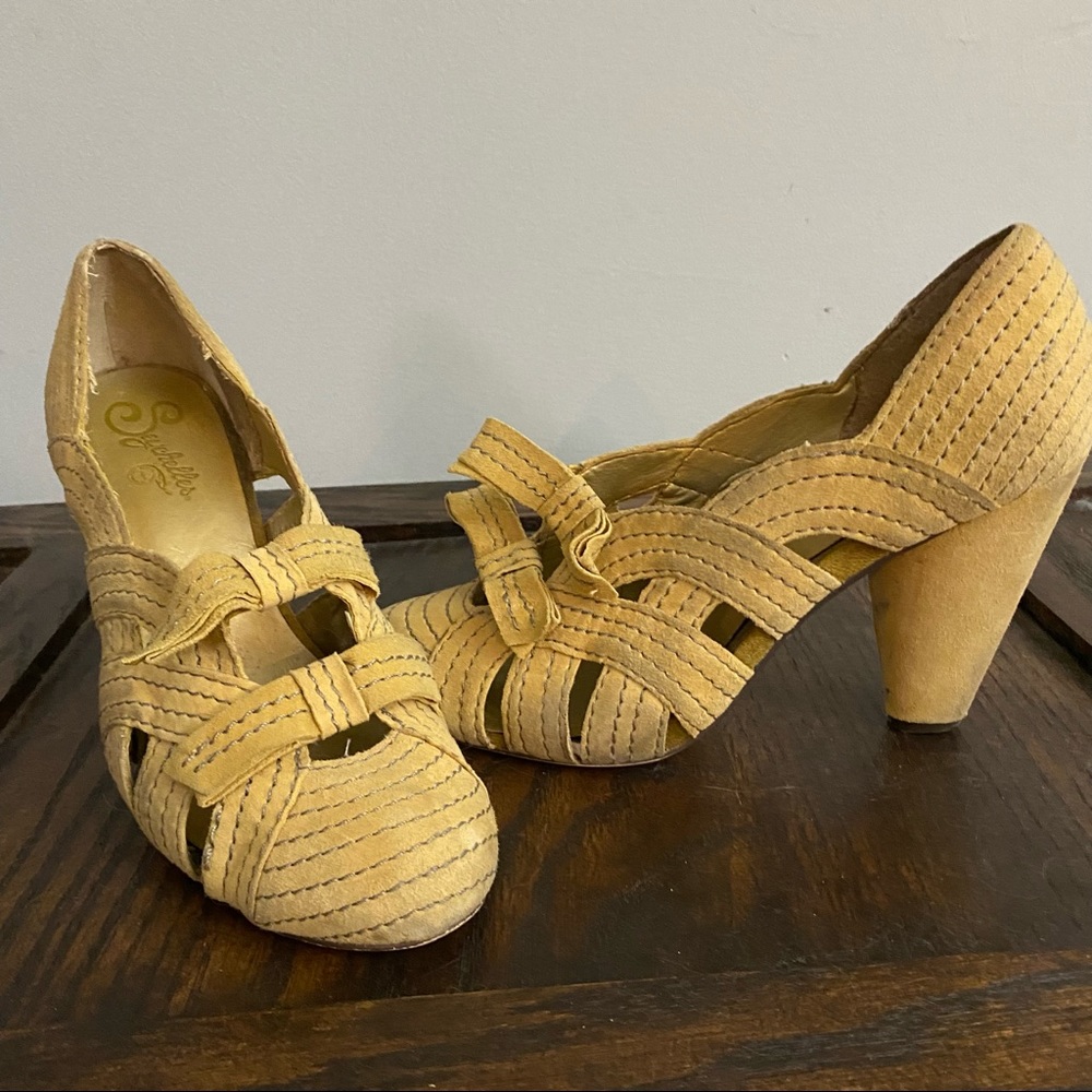 Pretty Woven Yellow Leather Heels
